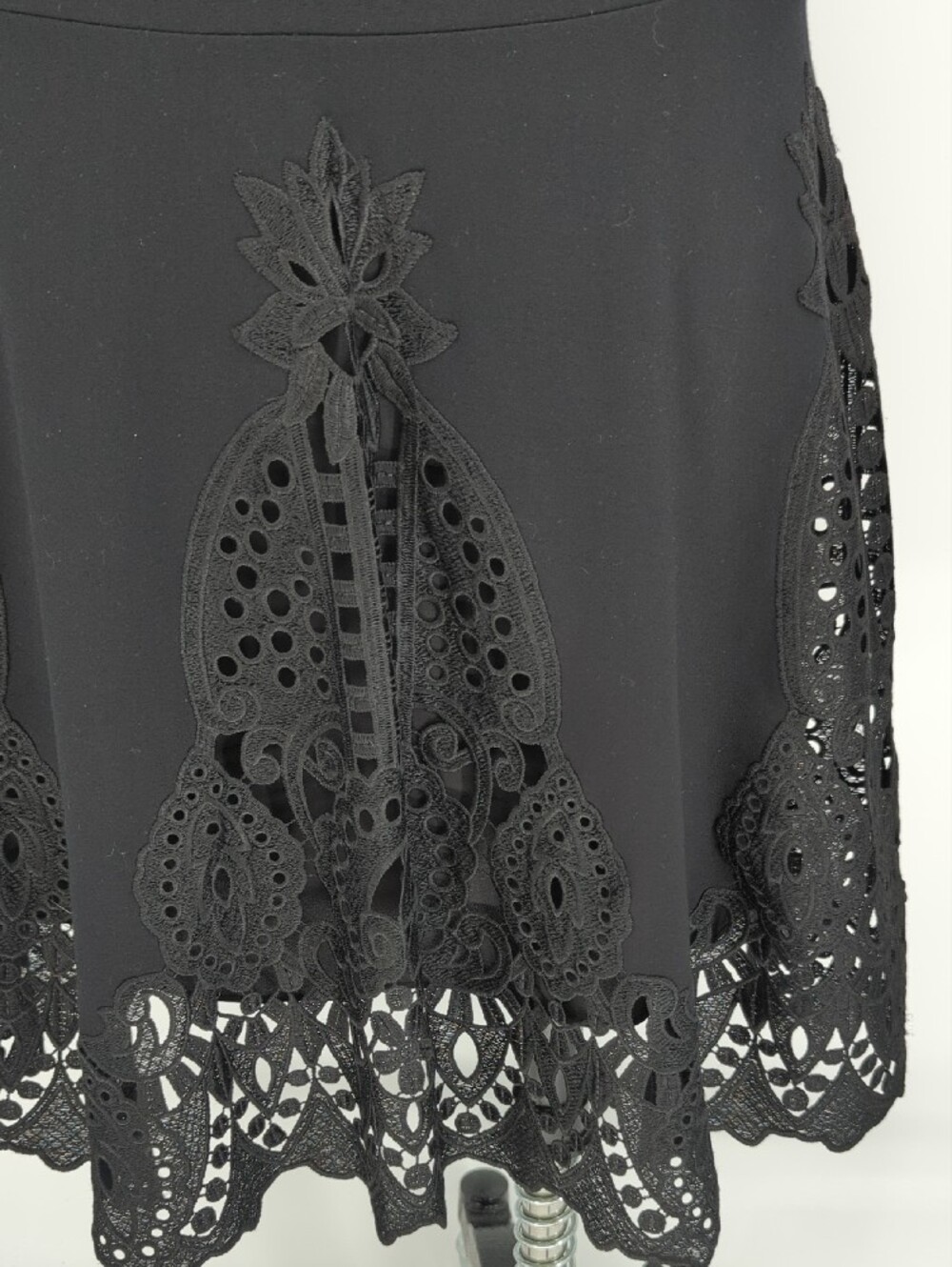 00061 Kobi Embroidered Eyelet Dress Black size 6 preppy cocktail Business casual - Picture 4 of 7